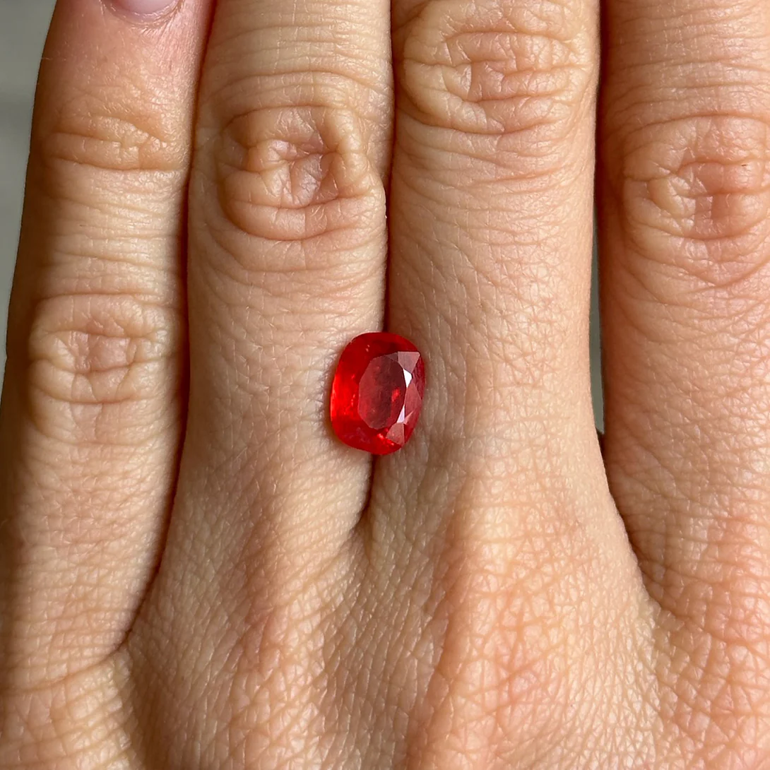BESPOKE 2.29CT ORANGE SAPPHIRE - Image 4