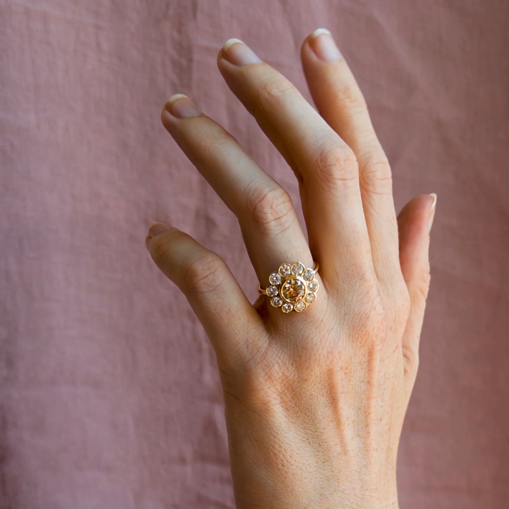 1.10ct Brown Diamond Flower Ring - Image 4