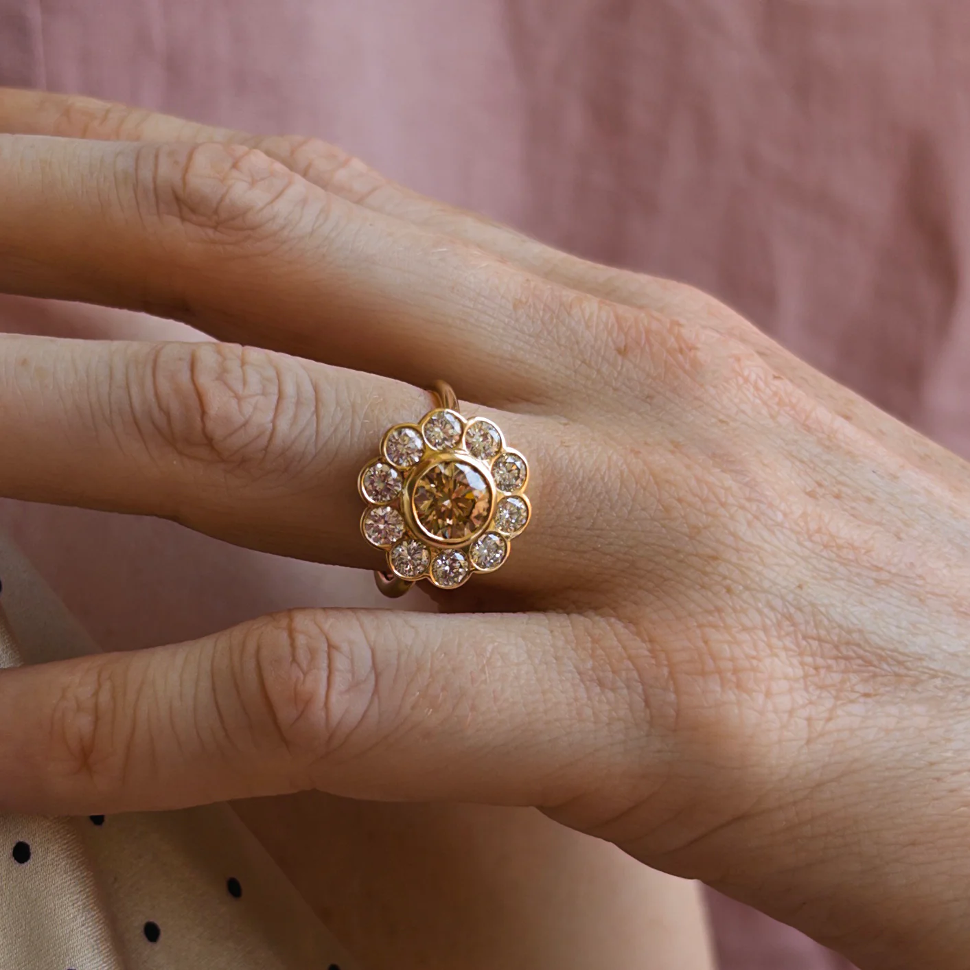 1.10ct Brown Diamond Flower Ring - Image 5
