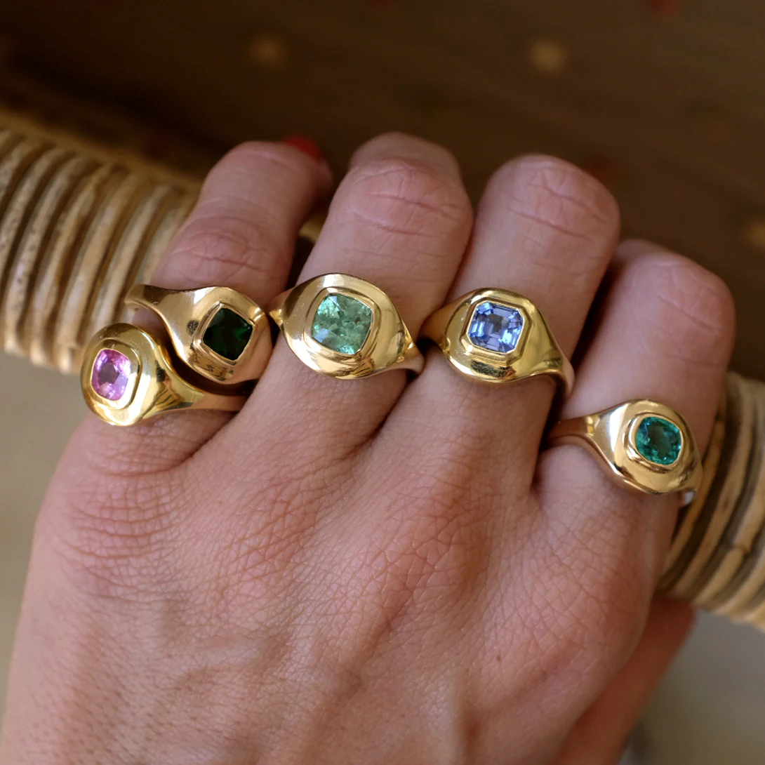 DEMANTOID RIPPLE SIGNET RING - Image 7