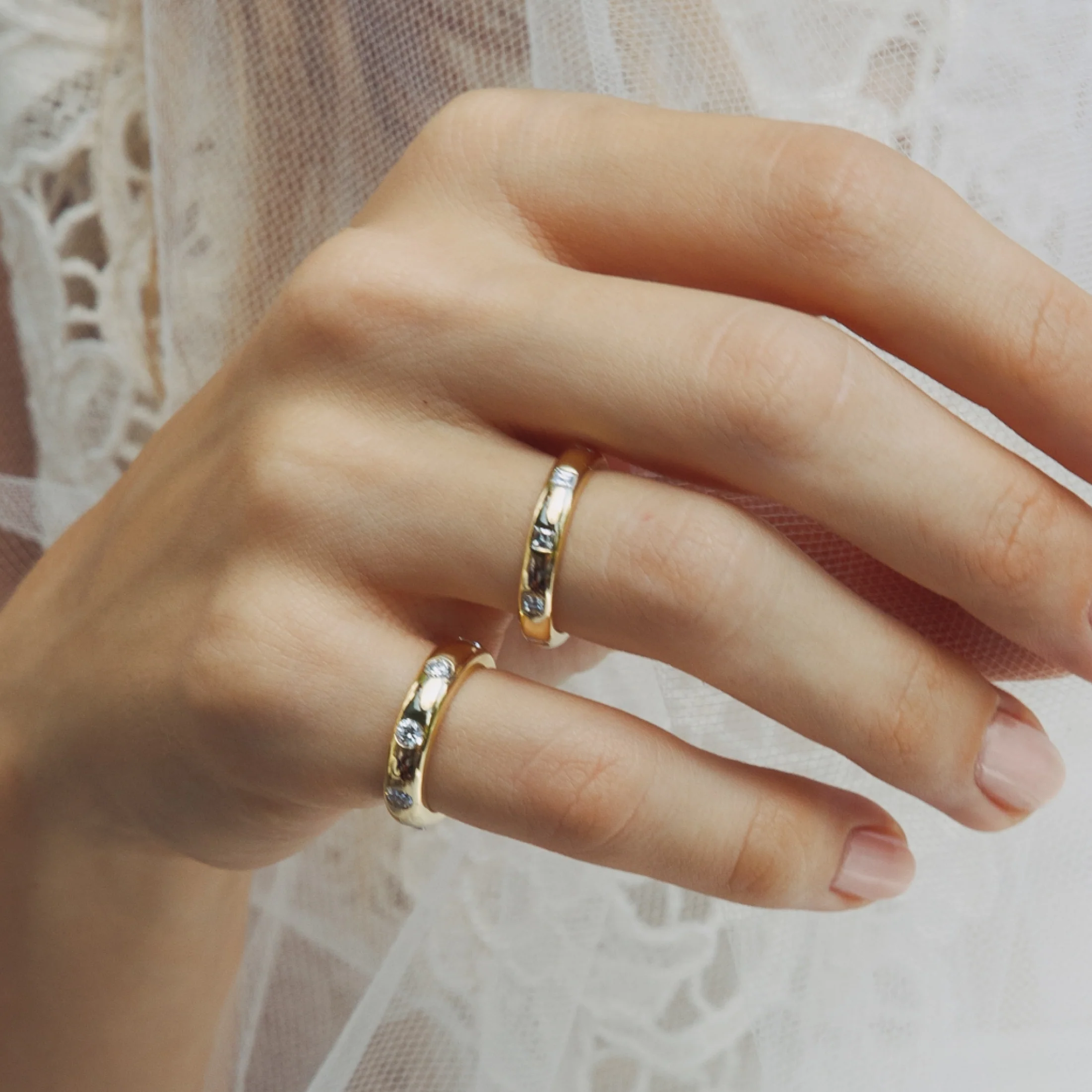 Diamond Flush Set Round Band - Image 3