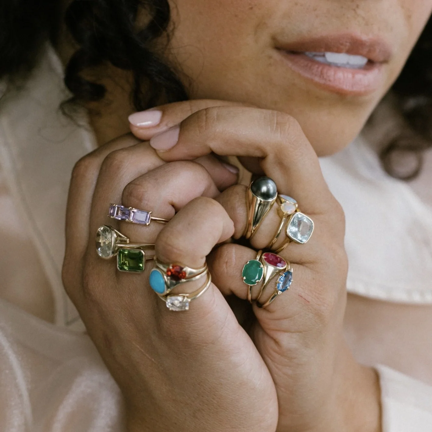 EMERALD AUDREY BIRTHSTONE RING - Image 4
