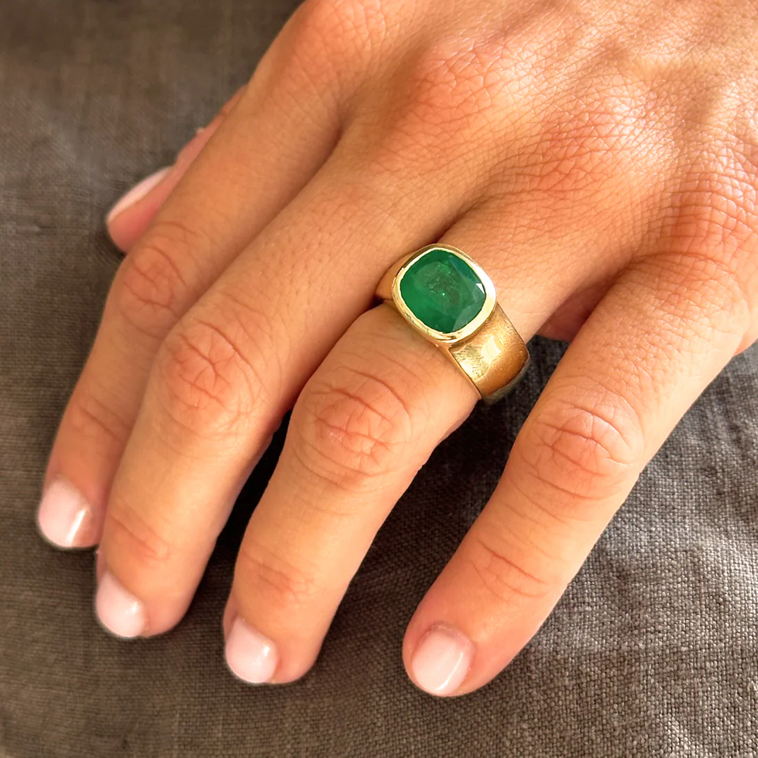 Zambian Emerald Dune Ring - Image 6