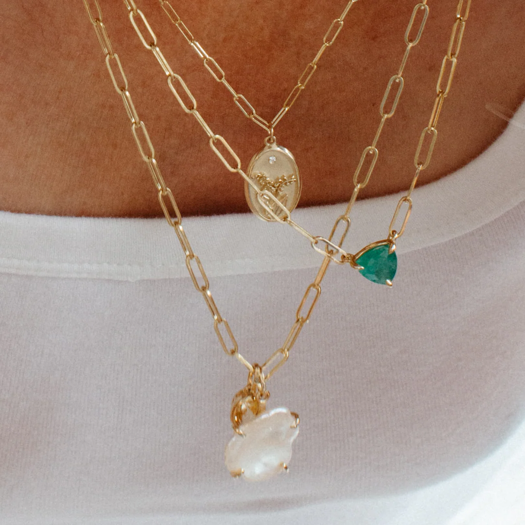 1.96ct Emerald Trilliant Necklace - Image 2
