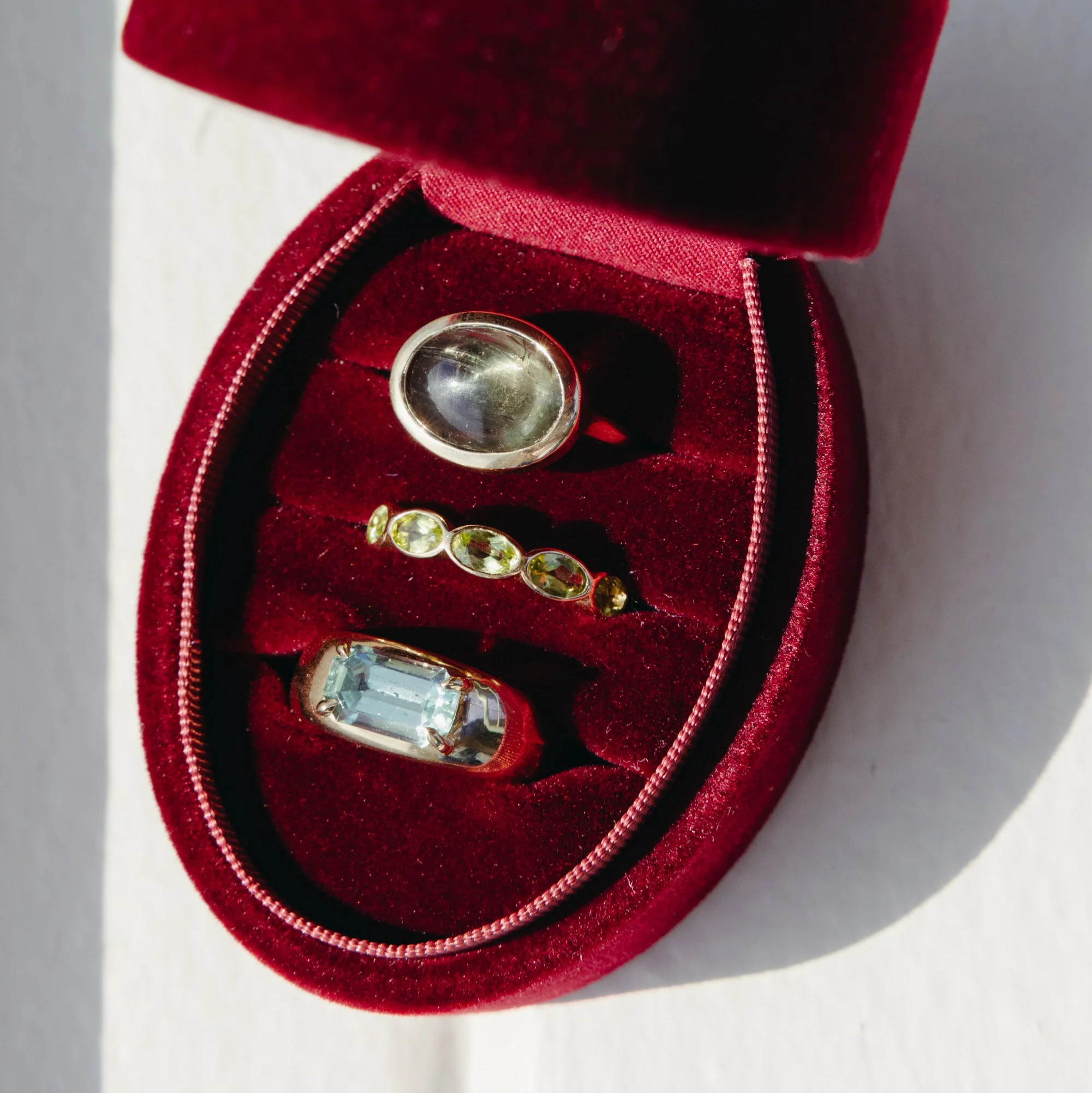 6.35ct Green Sapphire Cabochon Bezel Ring - Image 4