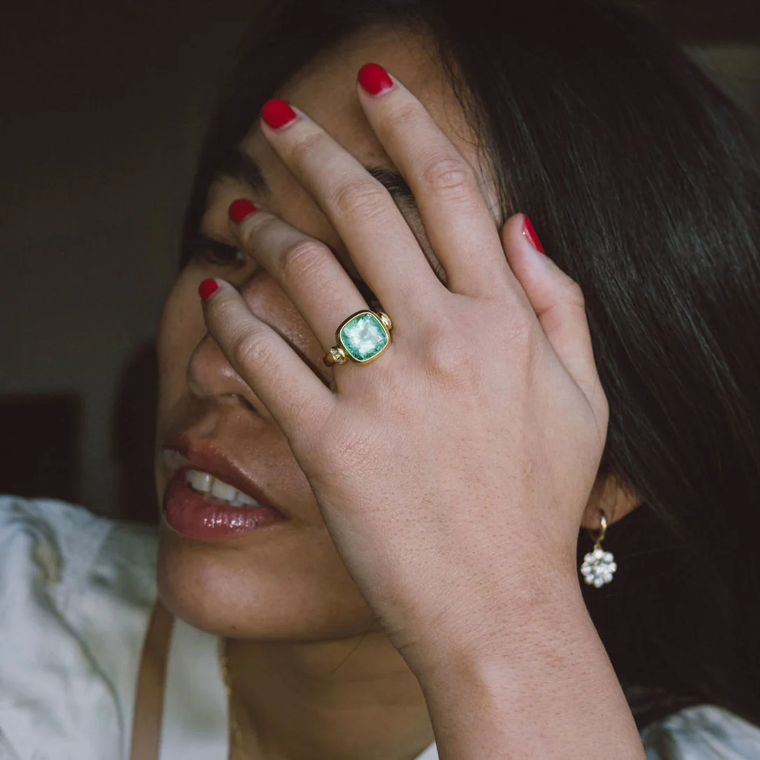 5.90ct Muzo Emerald Cushion Cut and Diamond Three Stone Ring - Image 4