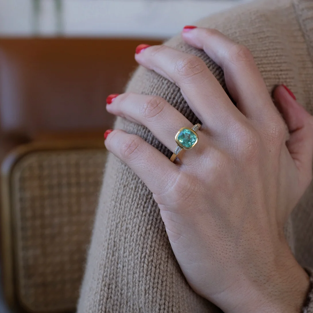 MUZO EMERALD & DIAMOND RING - Image 3
