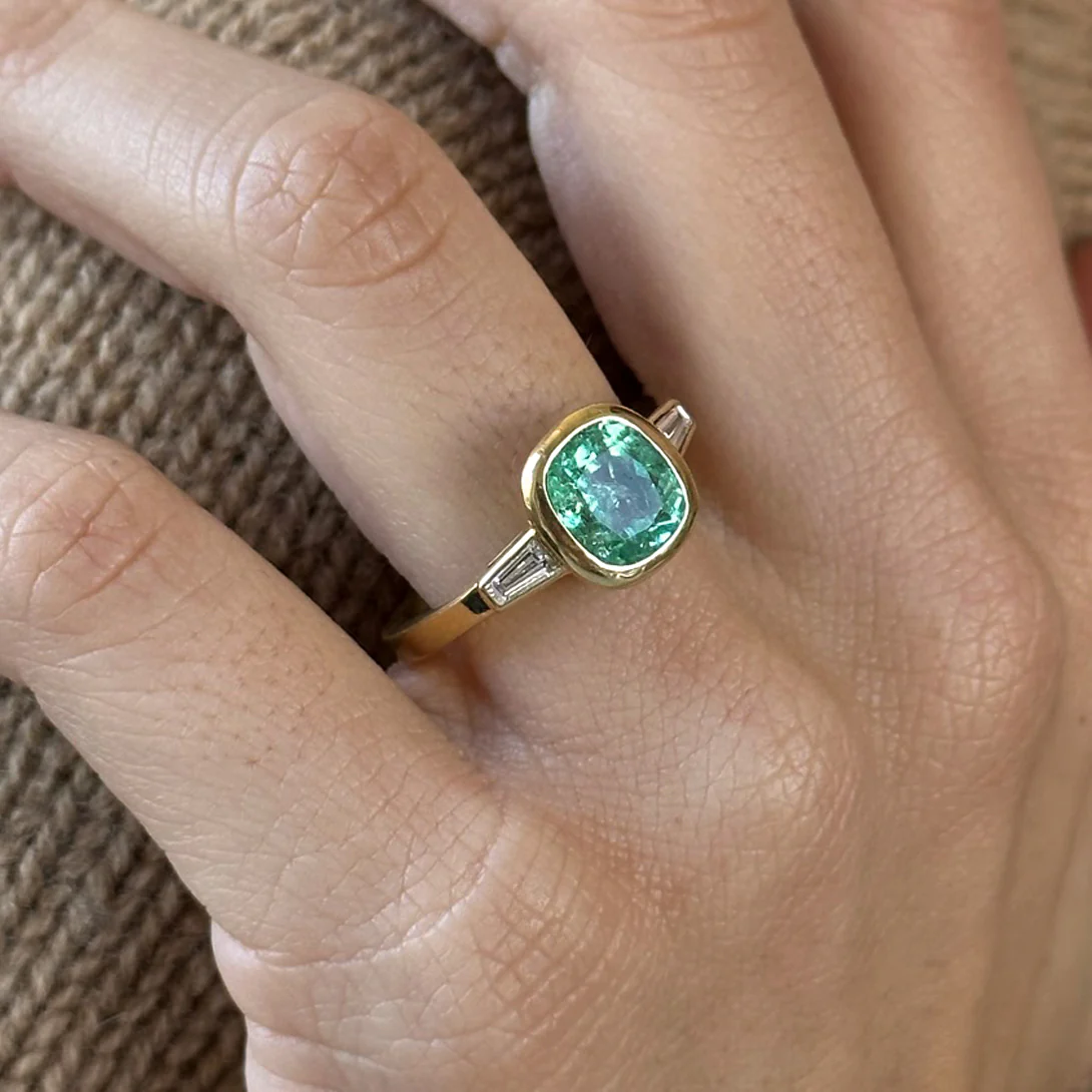 MUZO EMERALD & DIAMOND RING - Image 4