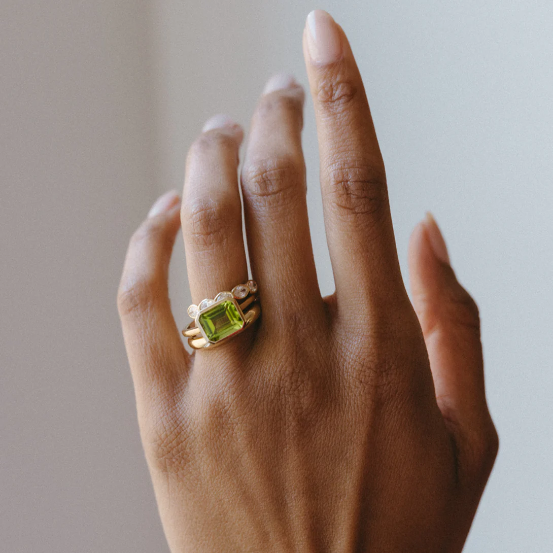 Peridot Julia Birthstone Ring - Image 2