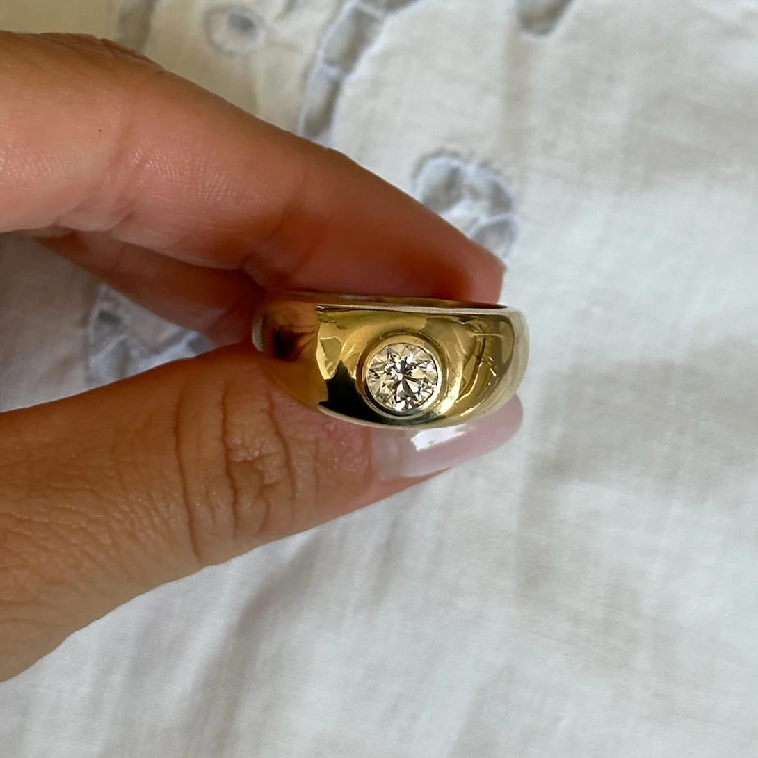 Round Diamond Bezel Cloud Ring - Image 5